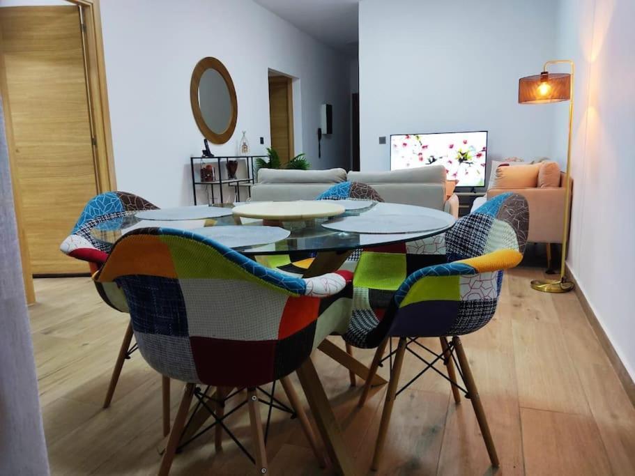 Superbe Appartement Avec Parking Gratuit Et Garde Dakar Eksteriør bilde