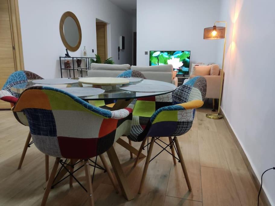 Superbe Appartement Avec Parking Gratuit Et Garde Dakar Eksteriør bilde