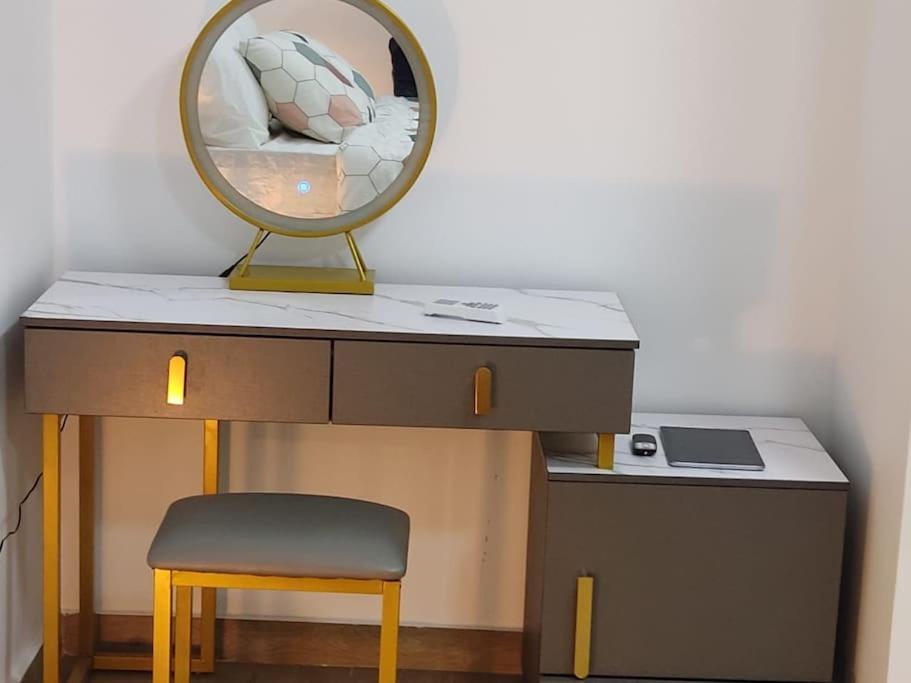 Superbe Appartement Avec Parking Gratuit Et Garde Dakar Eksteriør bilde